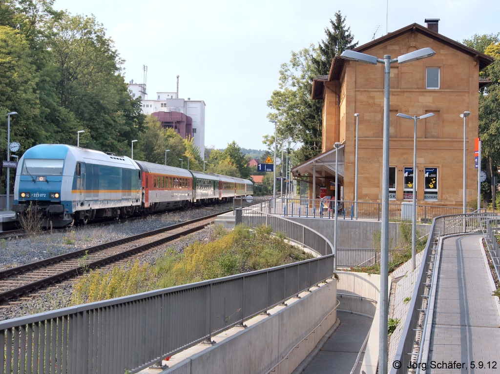 Als drei Jahre spter der Alex durch Sulzbach-Rosenberg fuhr hatte sich das Umfeld total verwandelt. (Blick nach Westen am 5.9.12)
