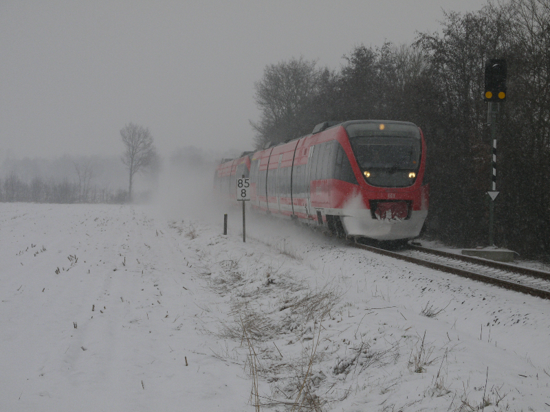 Als der Gegenzug Epe (Westf) verlie kann man sehr schn an der Front sehen wie der Schnee haften bleibt. 15.01.2013