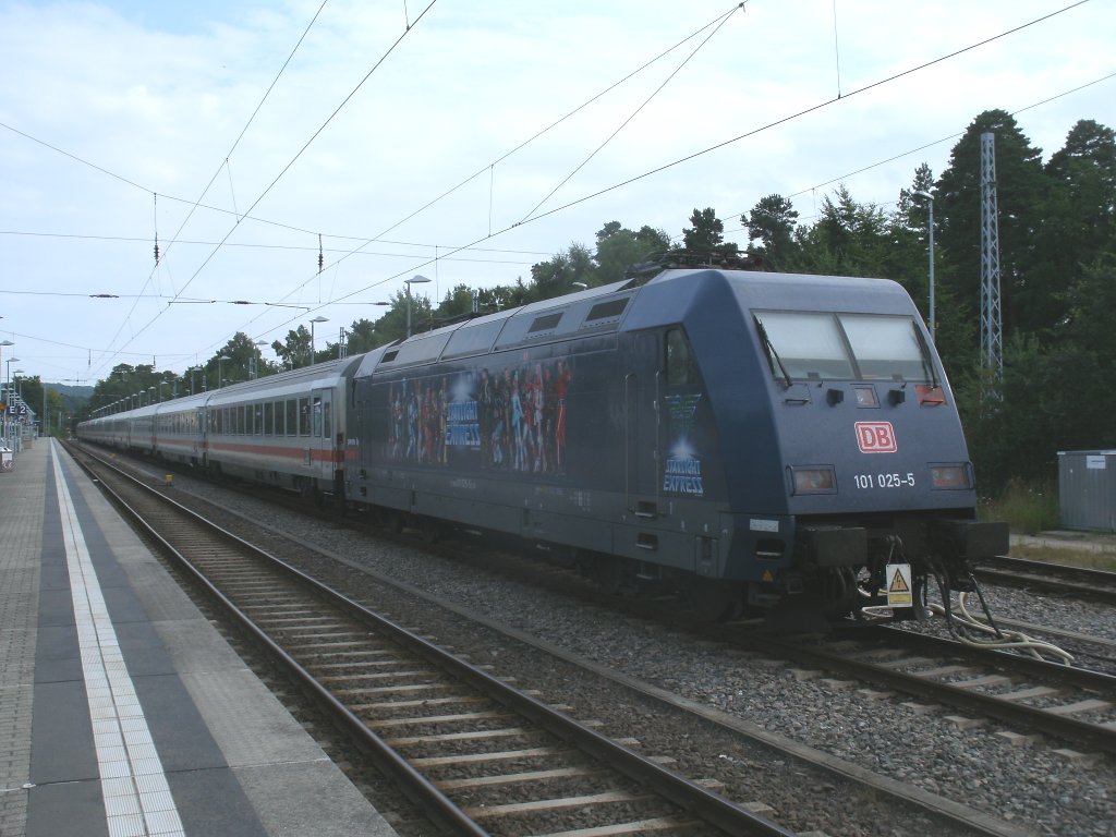Als IC 2212 aus Koblenz kam 101 025,am 01.August 2013,nach Binz einen Tag spter als IC 2213 ging es nach Stuttgart zurck.