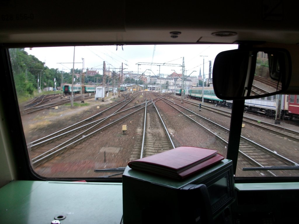 Als ich am 07.August 2010 wieder zurck nach Deutschland fuhr,konnte ich aus dem Rckfenster,vom 628 652,noch die Ausfahrt aus Szczecin Glowny fotografieren.