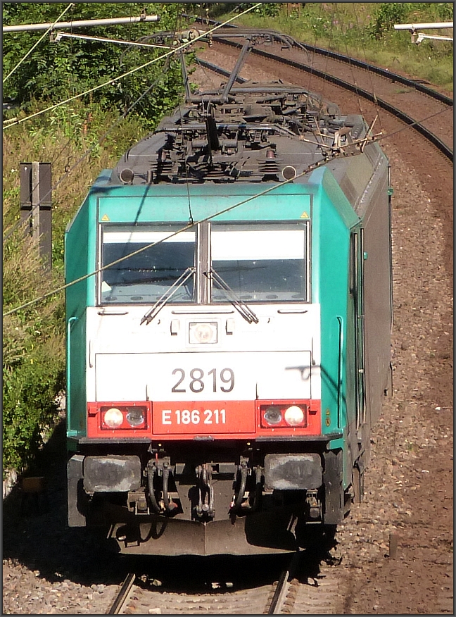 Als Leerzug hinauf nach Belgien in ihre Heimat ist die 2819 (Cobra) unterwegs bei 
Reinharzkehl am Gemmenicher Tunnel. Location: Aachen / 23 August 2012.