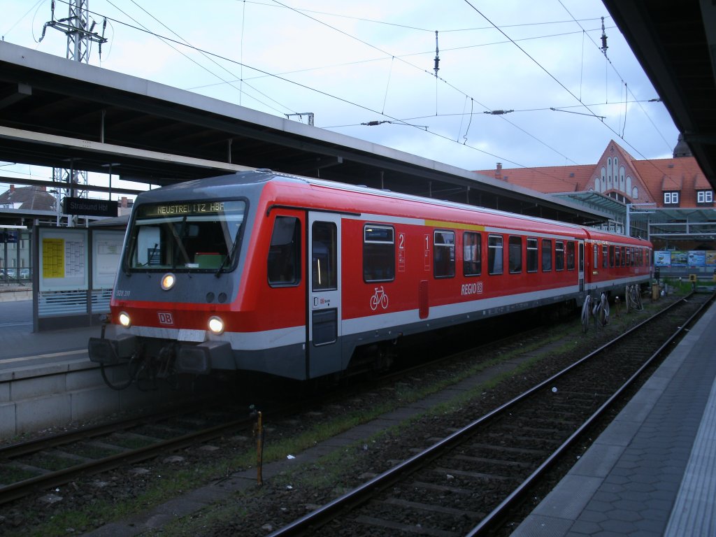 Als RE 13053 ging es fr den Rostocker 628/928 311,am 05.Mai 2012,von Stralsund ber Grimmen,Demmin,Neubrandenburg nach Neustrelitz.