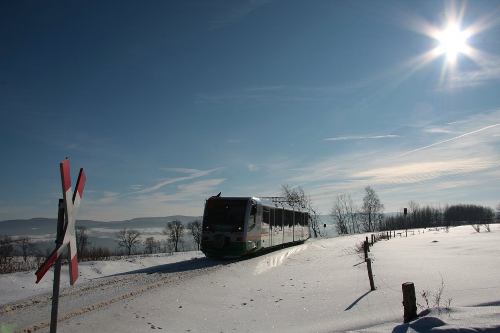 Als VBG83210 ist VT33 bei Auerbach/Vogtl. ob. Bf unterwegs. (17.02.2010)