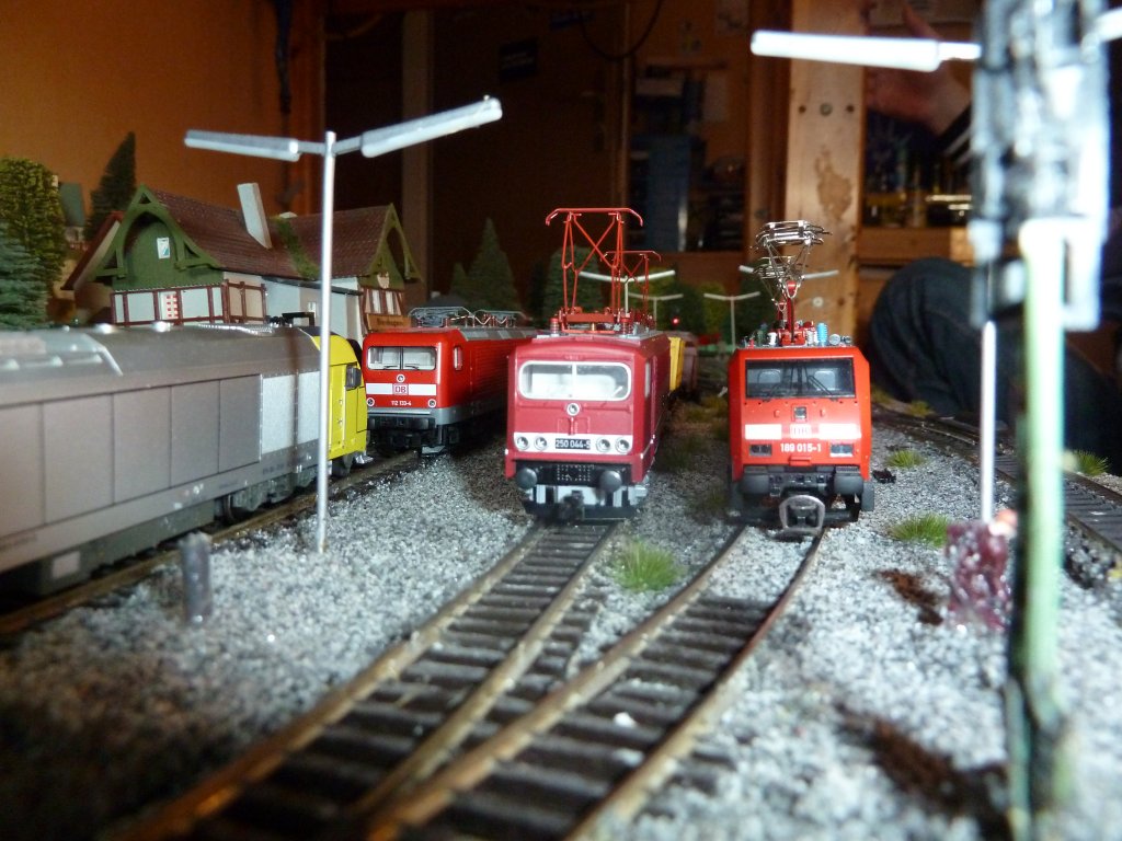 Alt neben Neu ,
250 044 und 189 015