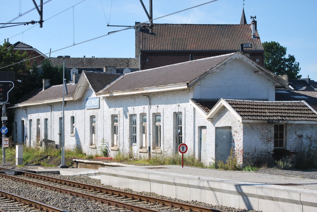 Altes Bahnhofsgebäude in Welkenraedt, war bis in die Mitte der 60er Jahre in Betrieb, dann wurde ein Provisorium erbaut, und später der jetzige Bahnhof. 5. September 2010. Im Februar 2012 wurde das ehrwürdige Gebäude abgerissen!