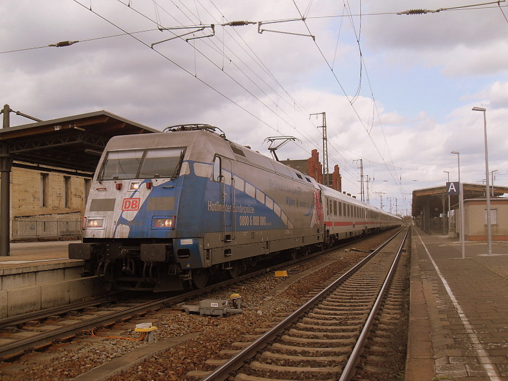 Am 01.04.2012 kam 101 060 mit dem IC 142 in Stendal an um dann um 15:34 Uhr weiter nach Schipol zu fahren.