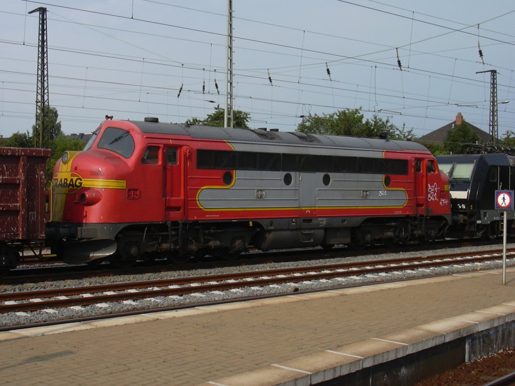 Am 02. Juli 2009 habe ich, beim Umsteigen in Weimar denke ich, diese Nohab der Strabag fotografiert. Leider lief sie wohl  leer  mit, da sie im Gterzug hinter E-Lok eingereiht war. Somit war es nix mit Motorsound. 