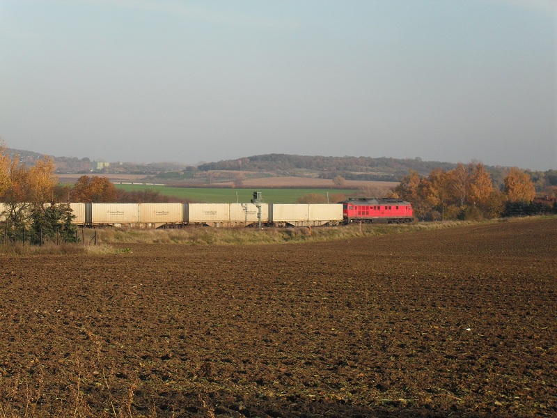 Am 02.11.2011 fuhr dieser G�terzug in Richtung Halle Gbf.
