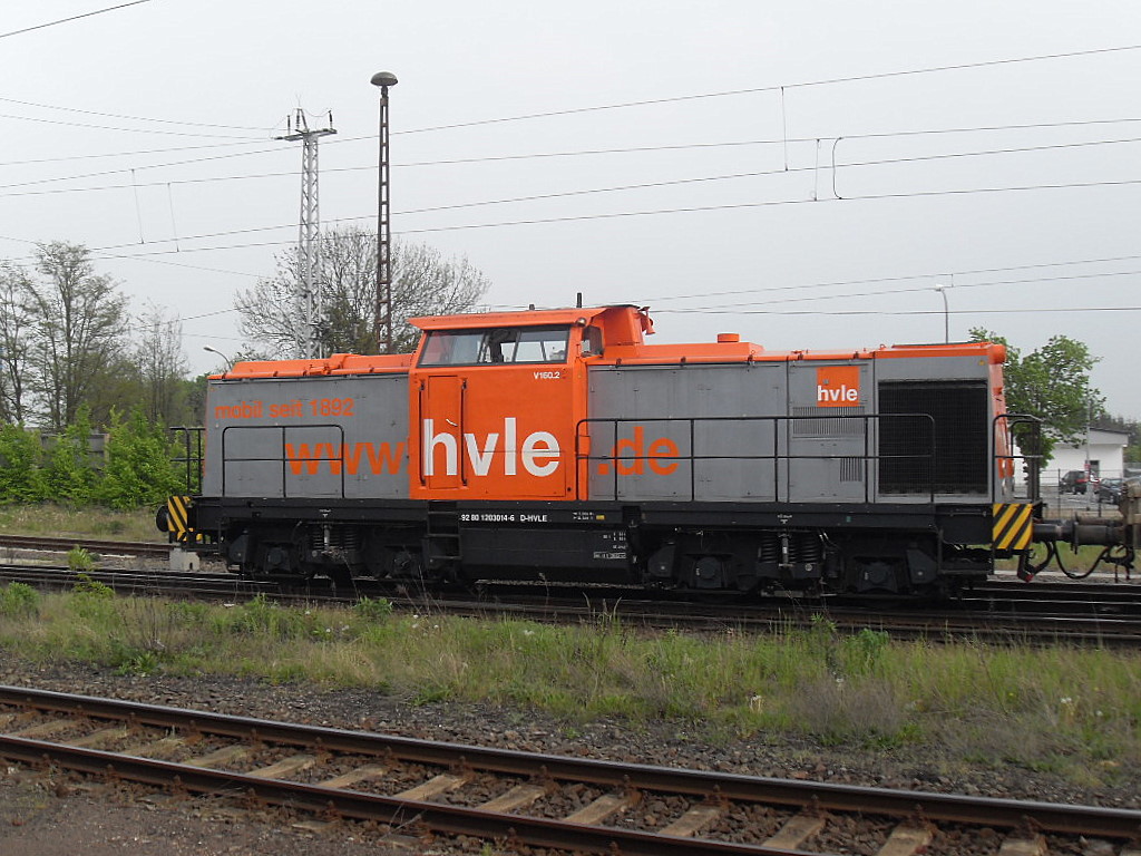Am 03.05.2012 fuhr V160.2 (203 014)(Auslieferung an DR 110 587;Umbau in 112 587;Umzeichnung in 202 587 der hvle - Havell�ndische Eisenbahn AG durch Stendal.
