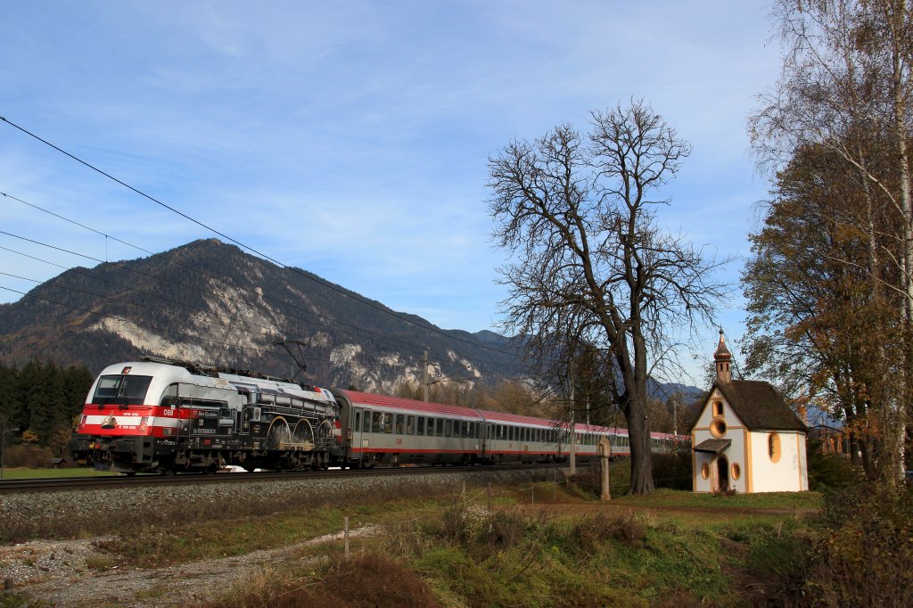 Am 04.11.12 bespannt die BB 1216 020 einen DB-BB EuroCity zum Brenner.
Leider kam sie mit dem Tender voraus. So festgehalten bei Brixlegg.