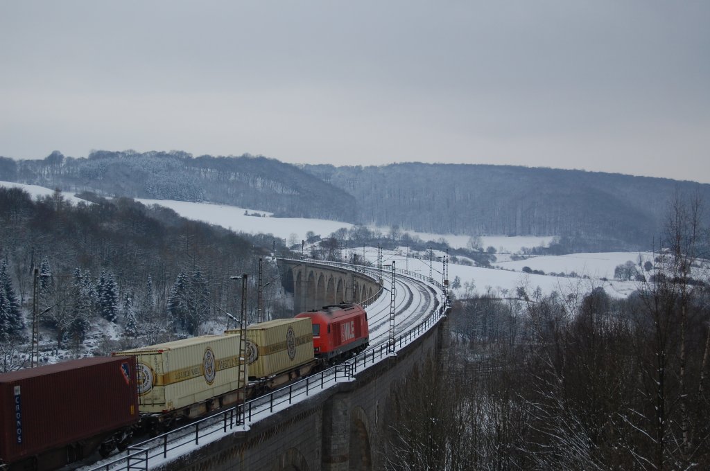Am 05.01.2010 berquerte die WLE 22 mit ihrem Warsteiner-Zug von (Verona) bzw. Mnchen nach Warstein den Bekeviadukt in Altenbeken. 