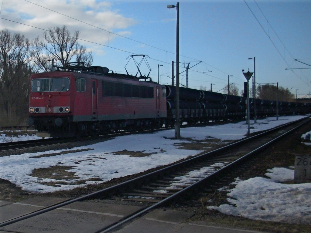 Am 05.Mrz 2010,gegen 09:00 Uhr Morgens,zweigte 155 034,mit dem Rhrenzug aus Mhlheim,am Abzw Borchtitz von der Strecke Stralsund-Sassnitz ab,um dann in den Bahnhof Mukran einzufahren.