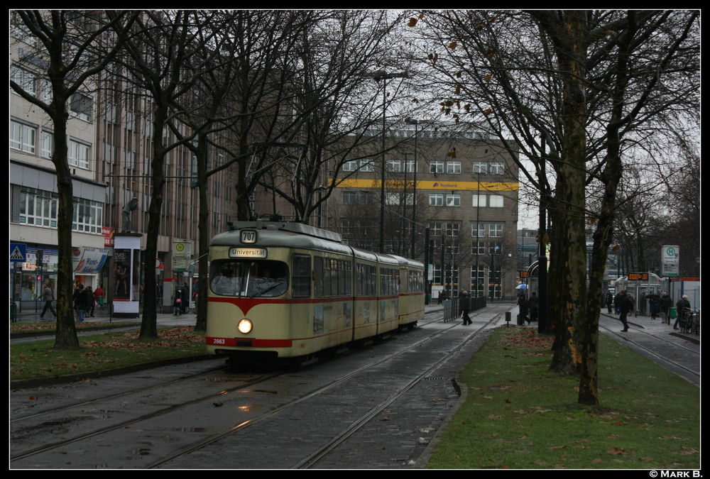 Am 06.01.11 konnte ich diesen GT8 Zug am Hauptbahnhof in Dsseldorf fotografieren.