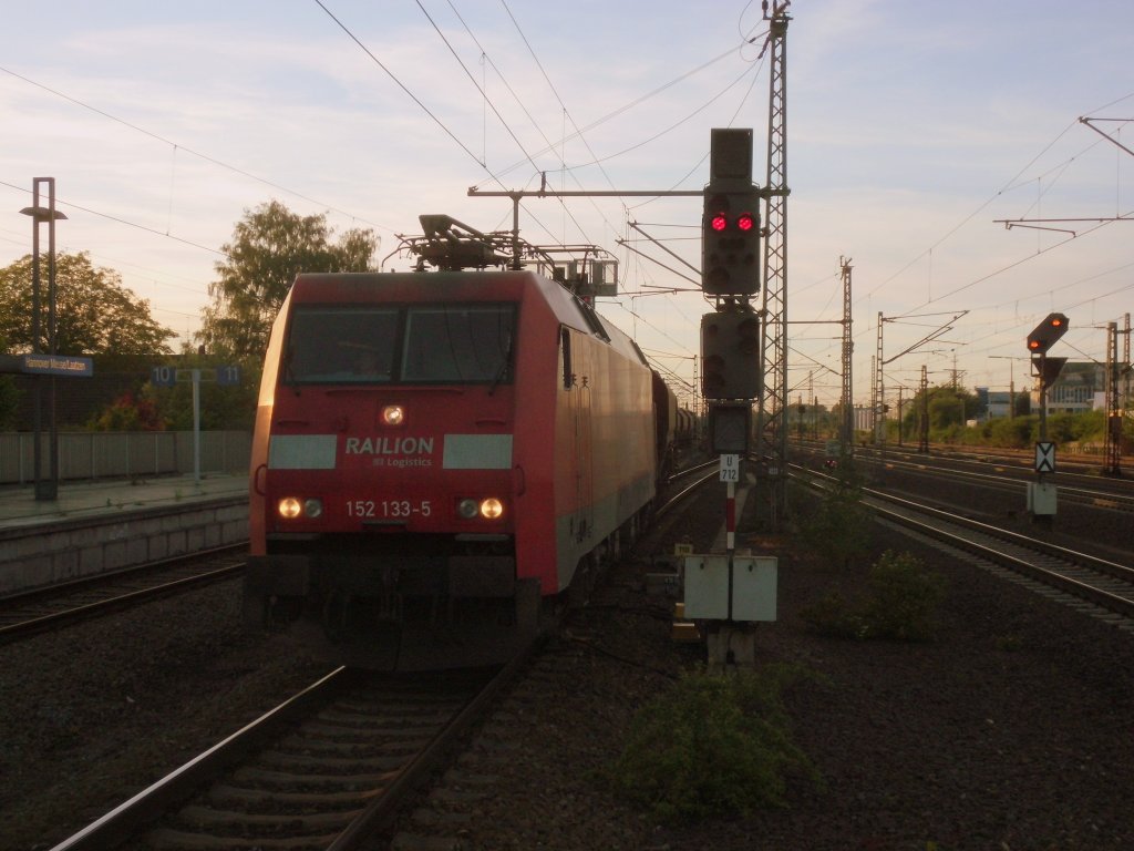 Am 06.06.2013 kam 152 133 mit einem Kalizug durch den Messebahnhof Hannover/Laatzen.