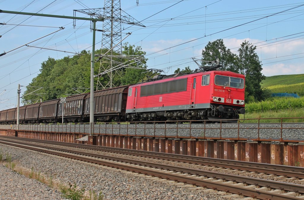Am 06.07.2013 bespannte 155 243-9 ersatzweise fr eine Ausgefallene 185er den GB 49155 nach Bludenz, auf dem Deutschen Teil bis Basel. Hier ist der Zug kurz vor dem Katzenbergtunnel sdlich von Schliengen gen Basel unterwegs.