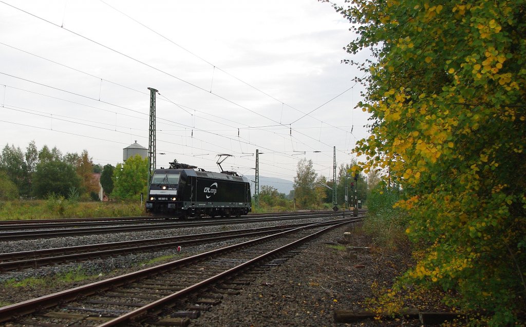 Am 06.10.2010 kam 185 567-5 Lz in Richtung Norden durch Eschwege West gerauscht.