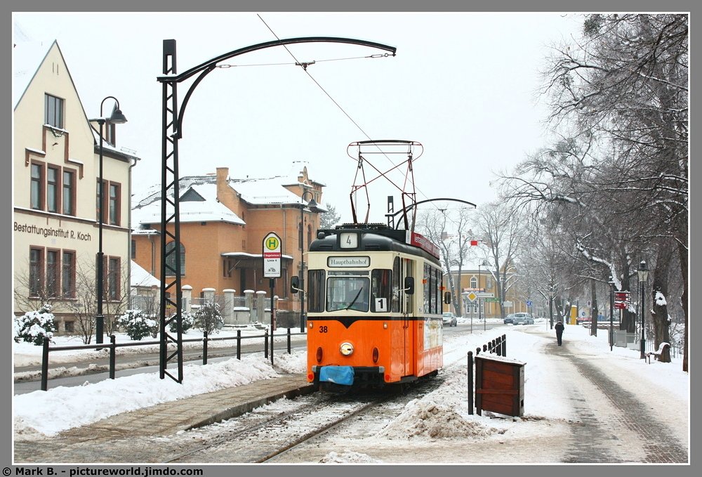 Am 08.01.10 steht Wagen 38 an der vorlufigen Endstelle Vogelwiese.