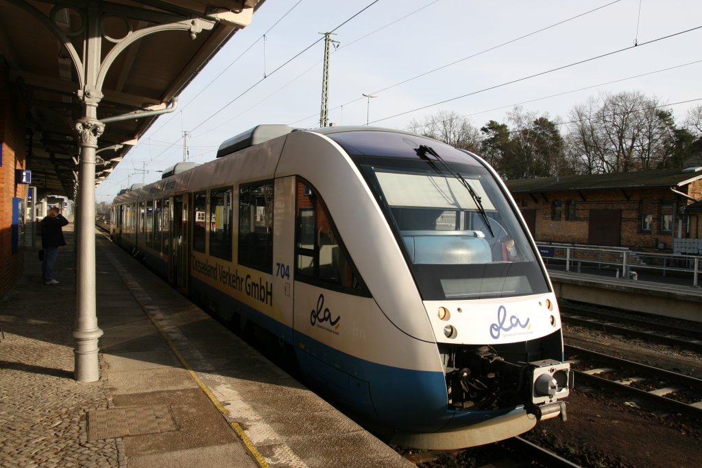 Am 08.01.2008 im Bahnhof von Berlin Wannsee VT 704 der OLA Schwerin im Einsatz auf der Strecke Berlin Wannsee Jterbog