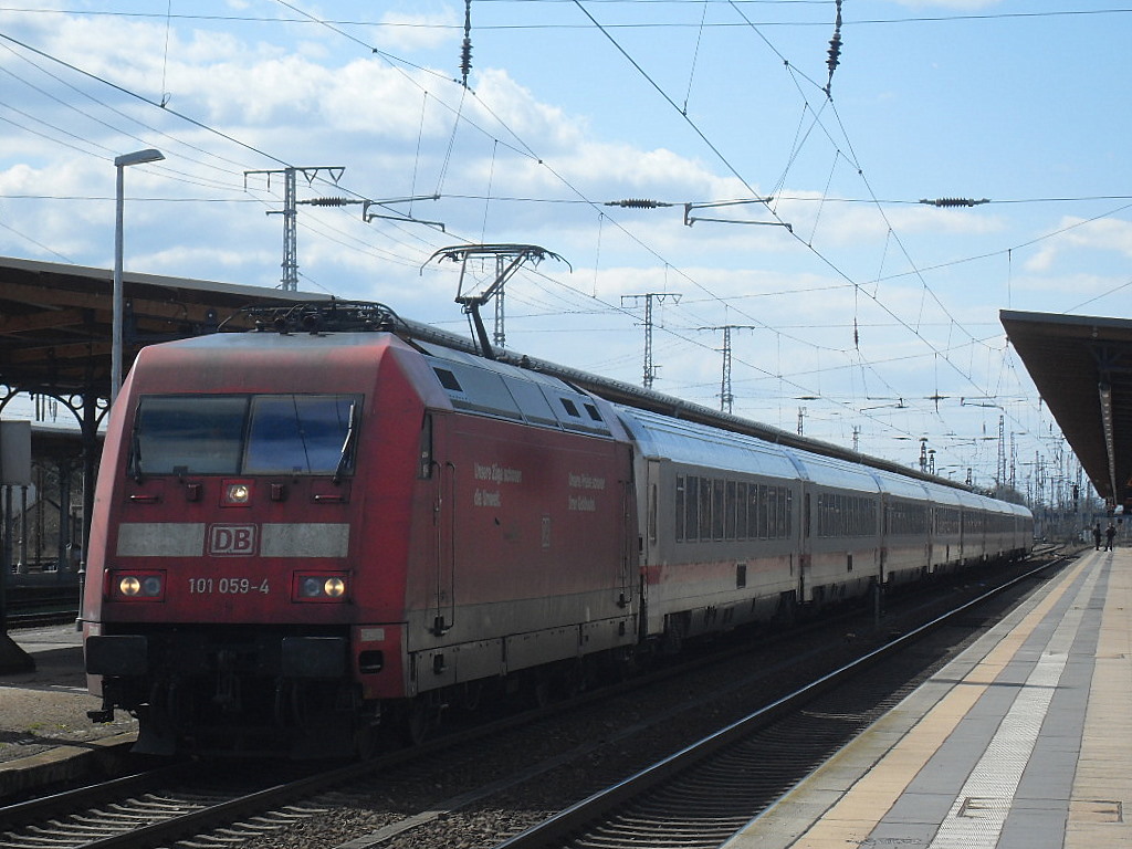 Am 08.04.2012 fuhr 101 059 den IC 143 nach Berlin.