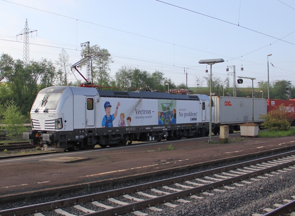 Am 08.05.2013 erschien nochmals die 193 922-2 vor meiner Kamera in Eichenberg. Diesmal allein und mit Containerzug gen Norden.