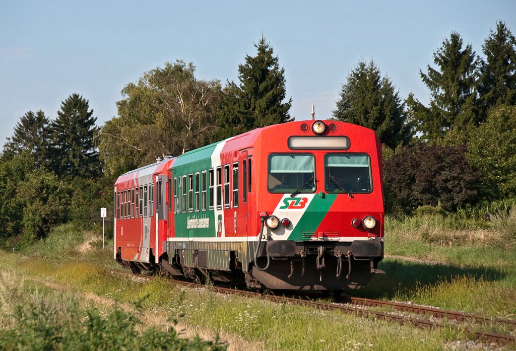 Am 08.08.2010 als REX 7399 unterwegs: 5047 090 und 5047 402 kurz nach Mollmannsdorf.