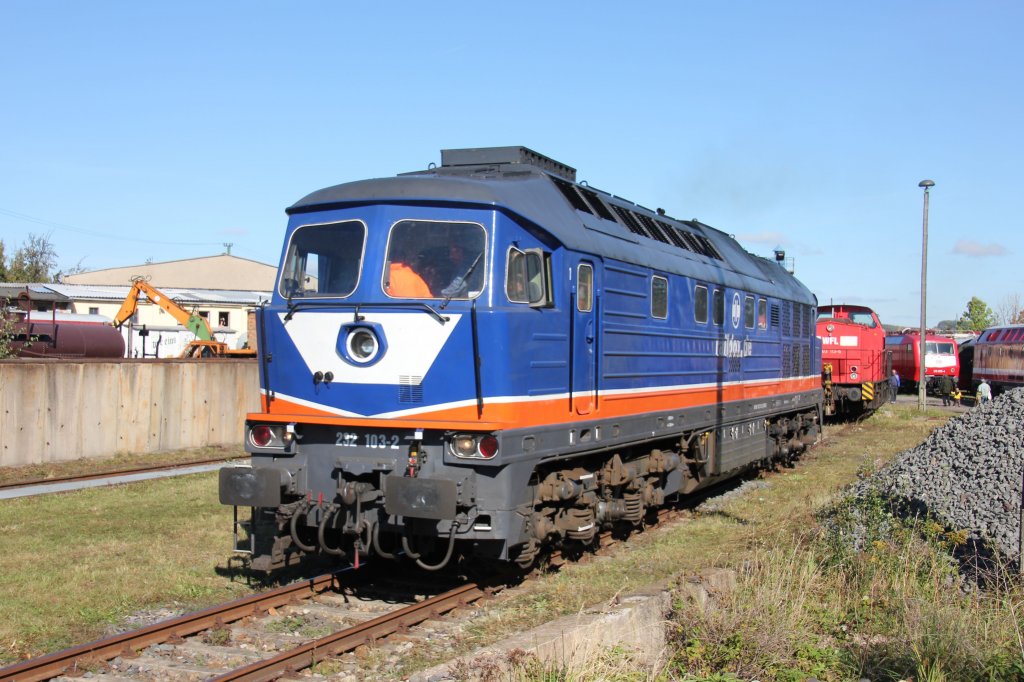 Am 08.und 09.10.2011 fand im BW Weimar das DR Schnellzugloktreffen statt.Mit dabei Raildox 232 103. 09.10.2011.
