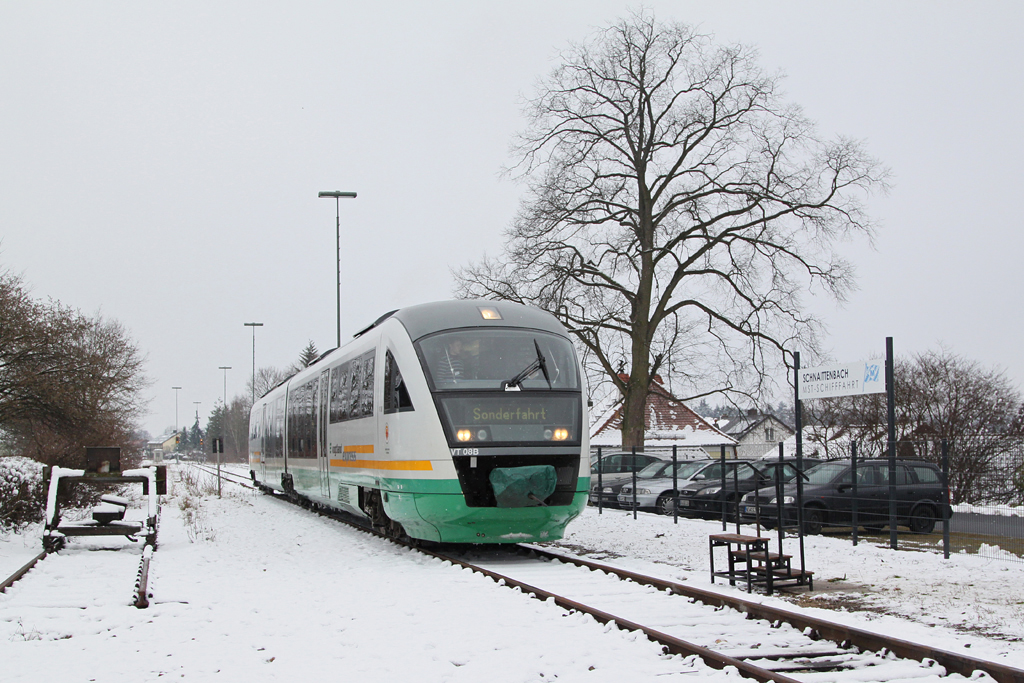 Am 1. Adventswochende fhrte der Verein Amberger Kaolinbahn Sonderfahrten mit VT08 der Vogtlandbahn auf der Strecke Amberg – Schnaittenbach durch. Schnaittenbach, 02.12.2012.