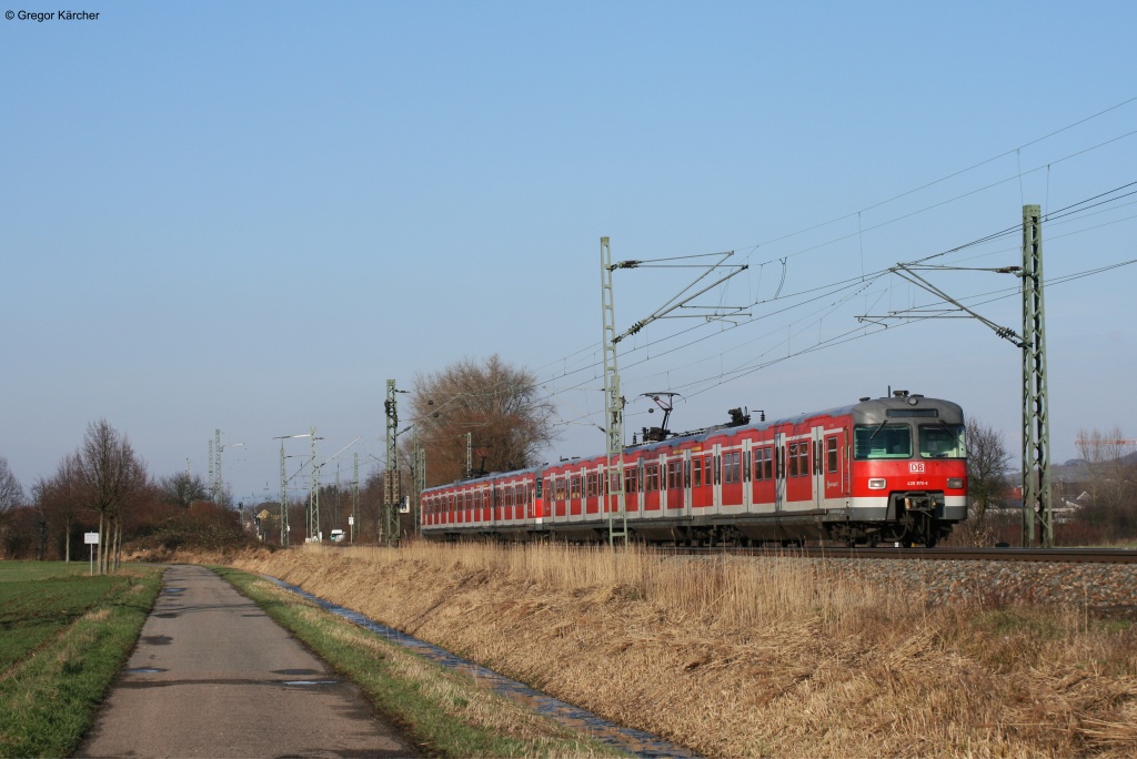Am 10.02.2013 verirrten sich diese beiden ET 420 der Stuttgarter S-Bahn auf die KBS 701 und konnten dabei bei Bad Schnborn fotografiert werden.