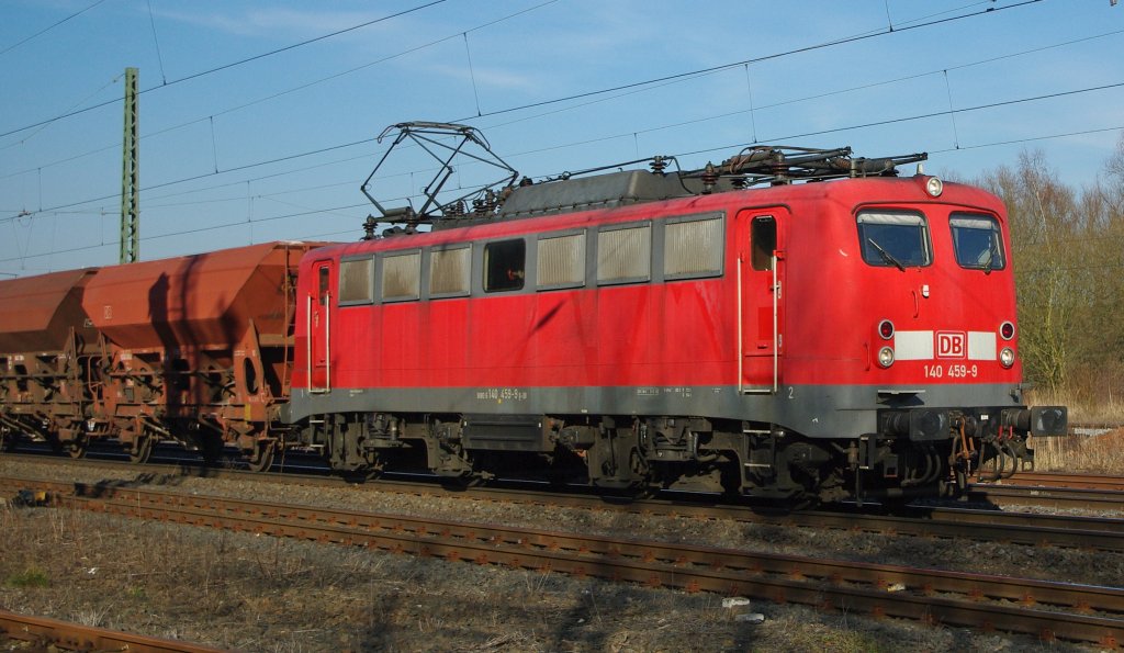 Am 10.03.2010 kam 140 459-9 mit einem Gz wieder zurck in Fahrtrichtung Sden. Aufgenommen in Eschwege West.