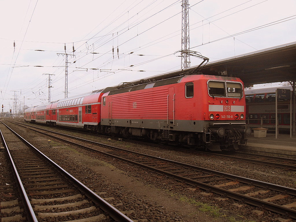 Am 10.03.2012 fuhr 143 156 die RE 20 nach Halle.