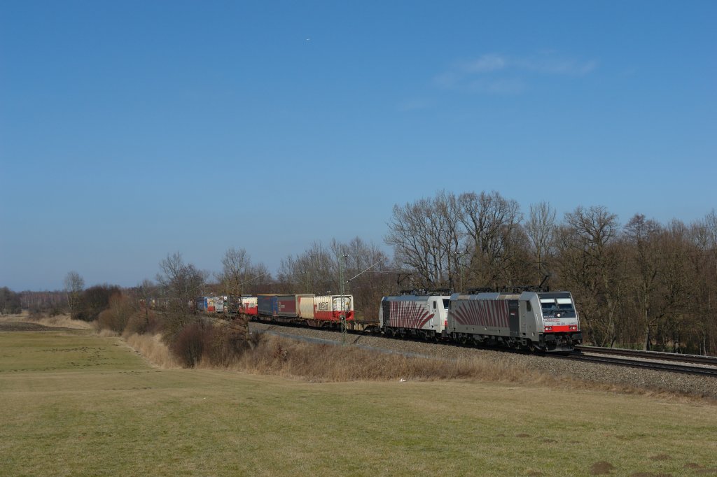 Am 10.03.2012 war das Lomo-Doppel bestehend aus 186 283 und 189 904 mit einem KLV auf dem Weg zum Brenner und konnten in Hilperting abgelichtet werden.