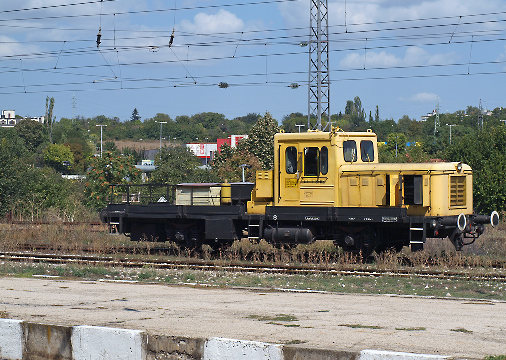 Am 10.09.2012 war auf dem Bahnhof Shumen (ca. 100 km westlich von Varna) dieses seltsame Gefhrt unterwegs, offensichtlich zu einem Industriebetrieb gehrend. Leider konnte ich keine nheren Infos dazu bekommen, vielleicht wei ja jier jemand was darber