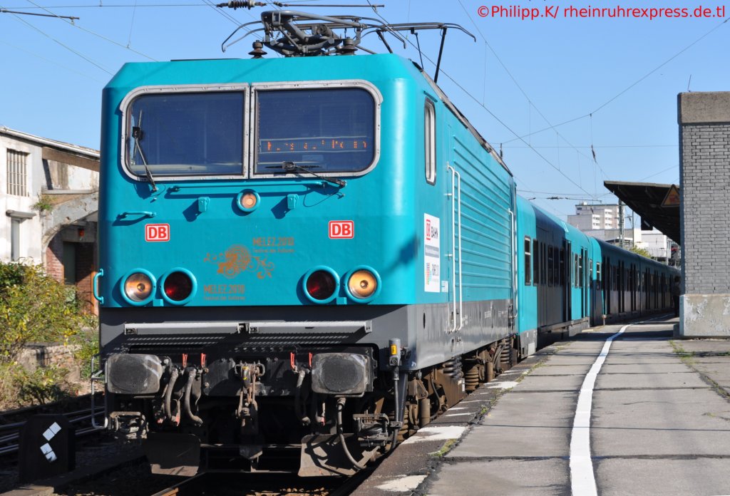 Am 10.10 steht 143 247 der S-Bahn Rhein Ruhr mit dem Melez Kultursonderzug im Dortmunder Hauptbahnhof.
Eine Reihe von weiteren Bilder des Melez Zuges unter:
www.rheinruhrexpress.de.tl