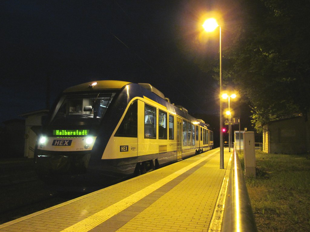 Am 11.05.2013 in Blankenburg(Harz) Lint VT 800 des HEX nach Halberstadt