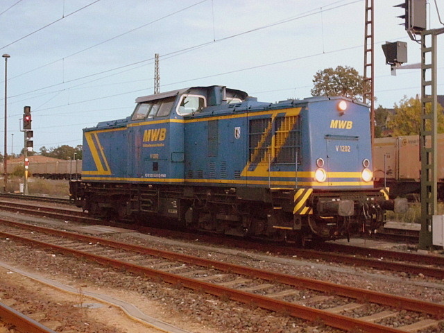 Am 11.10.2012 stand die MWB V1202 (202 630) in Stendal und wartete im Abstellgleis.