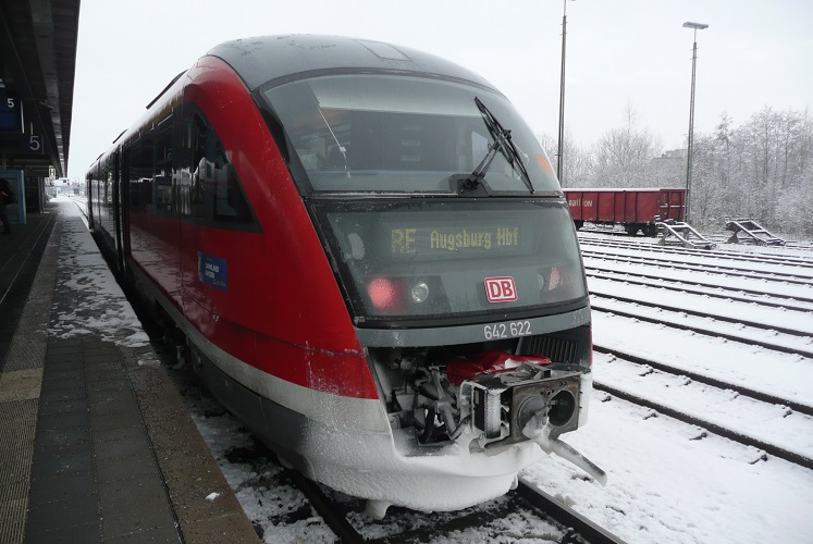 Am 12.01.13 fhrt 642 122/622 als RE von Buchloe nach Augsburg.
