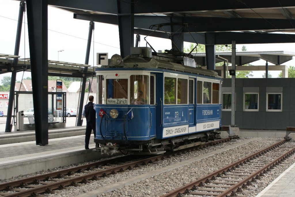 Am 12.6.10 steht der CFe 2/2 4 in Esslingen.