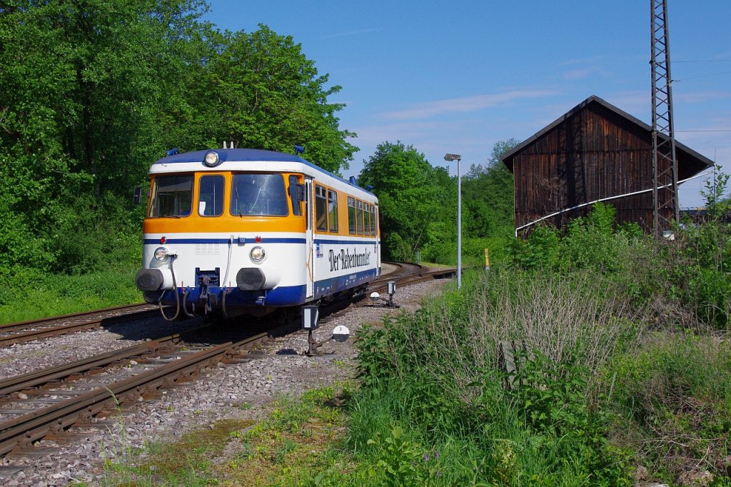 Am 13.05.12 ist der MAN VT 28 beim Rebenbummler im Einsatz. Hier im Bahnhof Riegel-Malterdingen, wo die Kaiserstuhlbahn Anschluss ans DB-Netz hat.