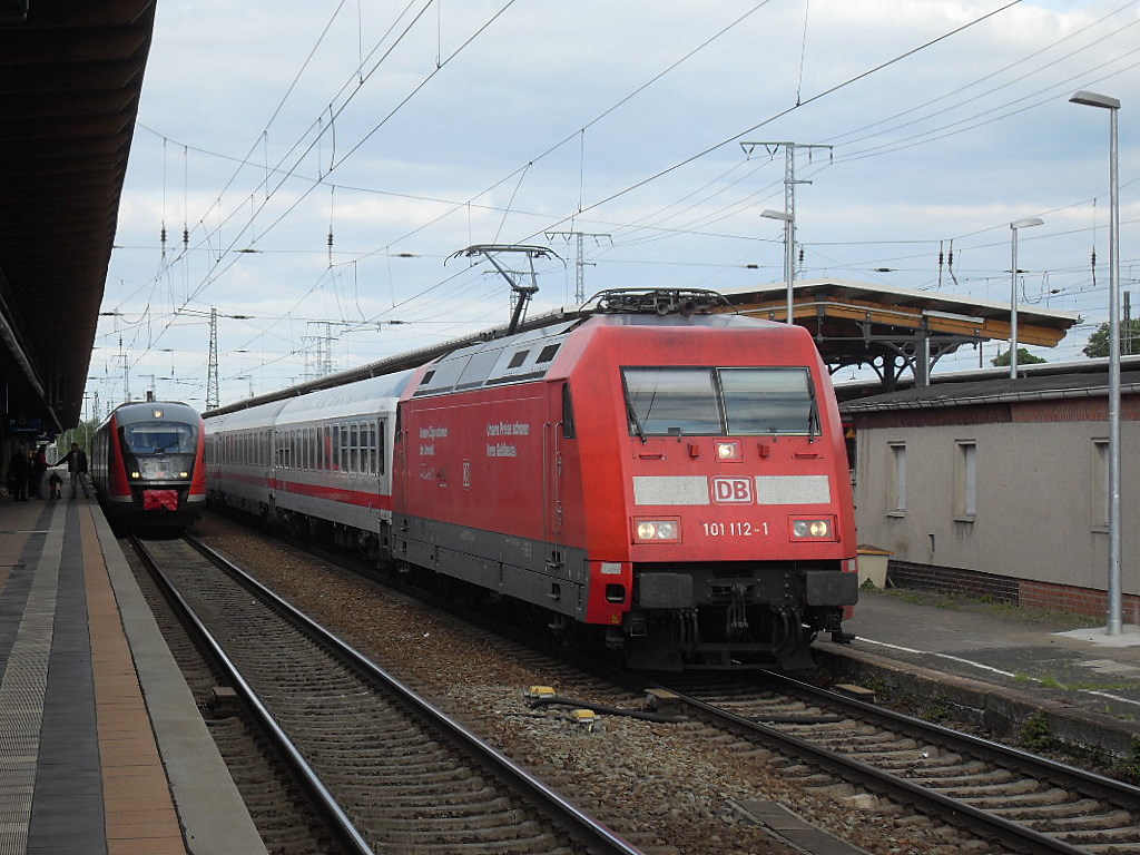 Am 13.05.2012 kam 101 112 mit dem EC 248 nach Hamburg Altona in Stendal an.