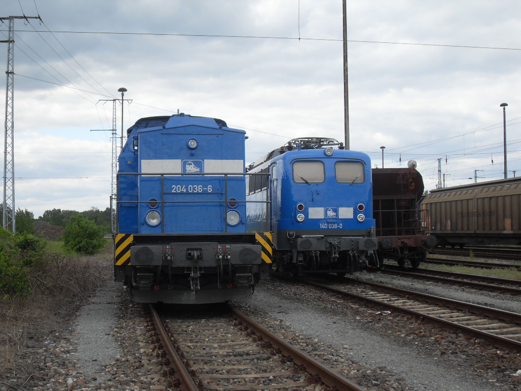 Am 13.05.2012 stand 140 038 (140 851)und 204 036 (202 586)in Stendal abgestellt.