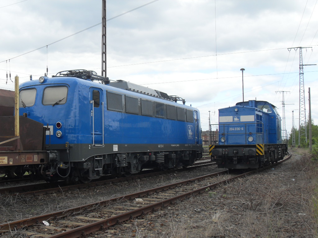 Am 13.05.2012 stand 140 038 (140 851)und 204 036 (202 586)in Stendal abgestellt.