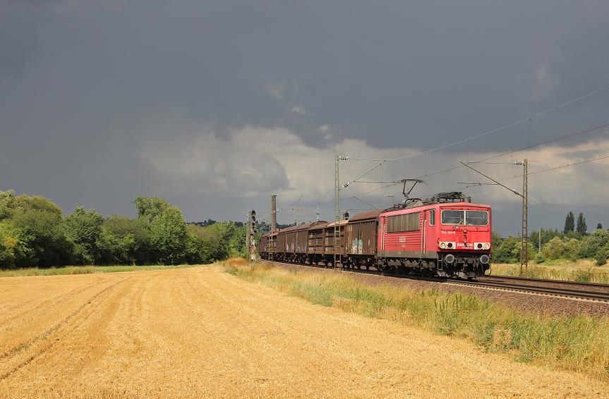 Am 13.August 2013 war DBSR 155 101 mit EK 53791 Hannover-Linden Gbf -> Gttingen Gbf bei Elze(Han) auf dem Weg Richtung Sden.