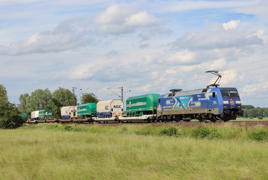 Am 13.Juni 2013 war TFG Albatros 152 137 mit einem Lanutti-Ganzzug sdlich von Elze(Han) auf der NSS auf dem Weg Richtung Sden.