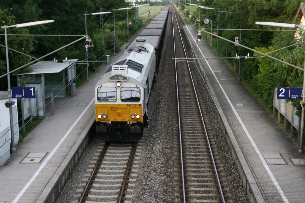 Am 14.06.11 hatte 247 051-6 den  Petrolkokser  nach Mnchen am Haken und wurde in Grub angetroffen.