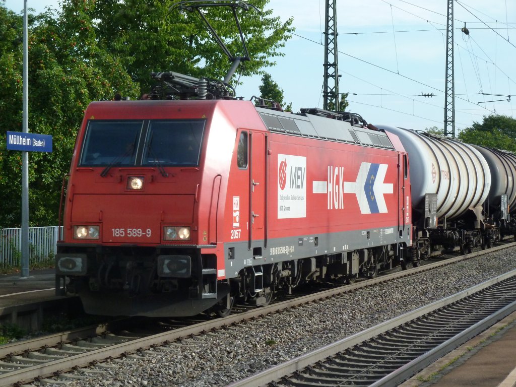 Am 14.08.2012 kam 185 589-9 mit einem Kesselwagenganzzug aus Basel in Rcihtung Norden. Hier ist der zug in Mllheim (Baden).