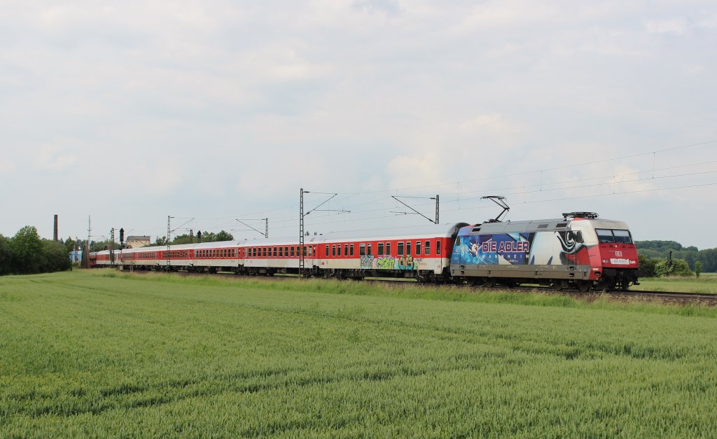 Am 14.Juni 2013 war Adler Mannheim 101 070 bei Elze(Han) mit einem AZ auf dem Weg Richtung Sden.