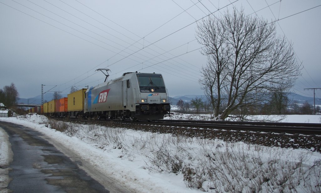 Am 15.01.2010 konnte ich 185 673-1 auf ihrer Fahrt gen Sden kurz vor Eschwege West ablichten.