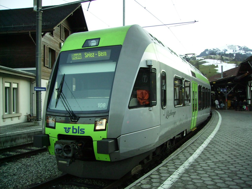 Am 15.01.2011 wartet der Ltschberger im Bahnhof Zweisimmen auf seine Rckfahrt nach Bern.