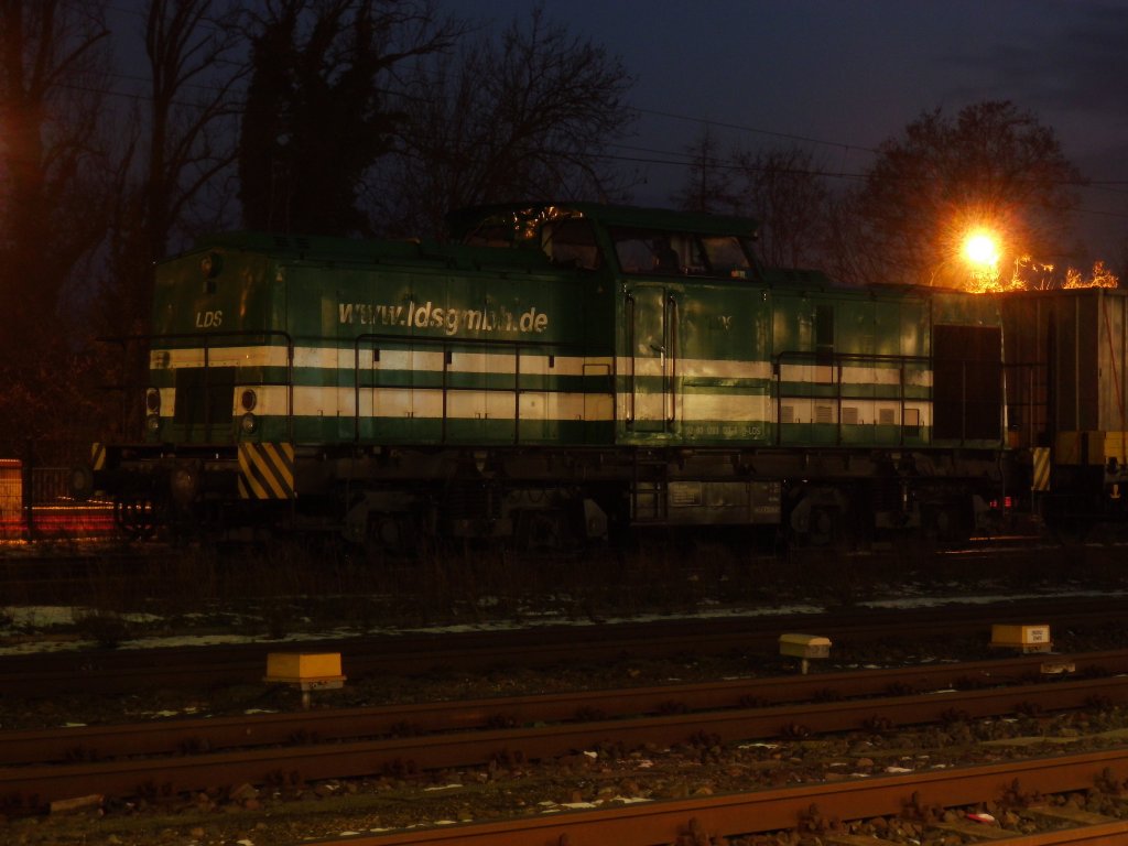 Am 15.02.2013 stand 203 127 mit einem Schleifzug in der Ladestrasse in Stendal abgestellt.