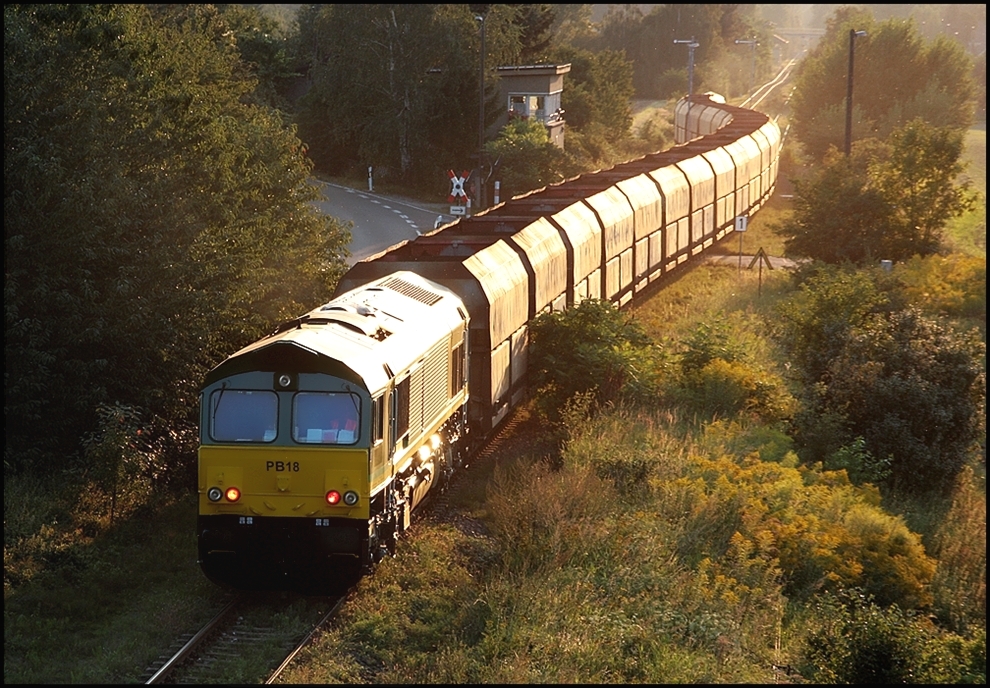 Am 15.08.2011 ist hier der letzte Kohlependel Profen-Mumsdorf, zwischen Meuselwitz und Zeitz auf seinem Rckweg zum Tagebau Profen.